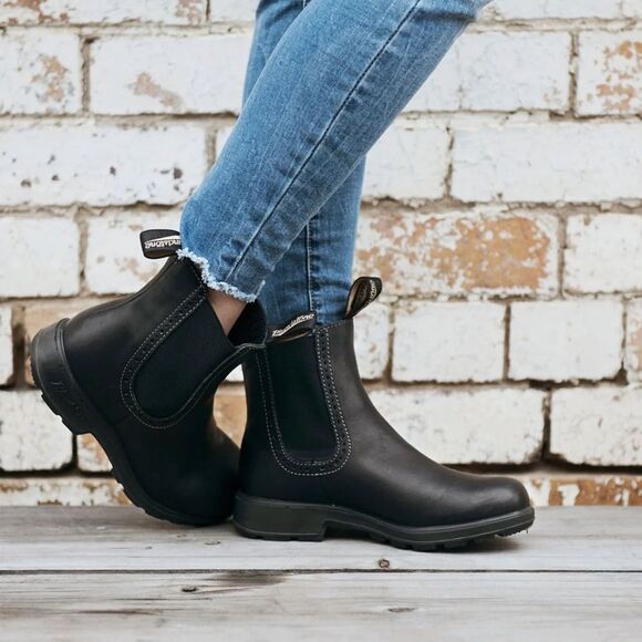 BLUNDSTONE Heeled High-Top Boots In Black (size 8) NIB! - Picture 1 of 10
